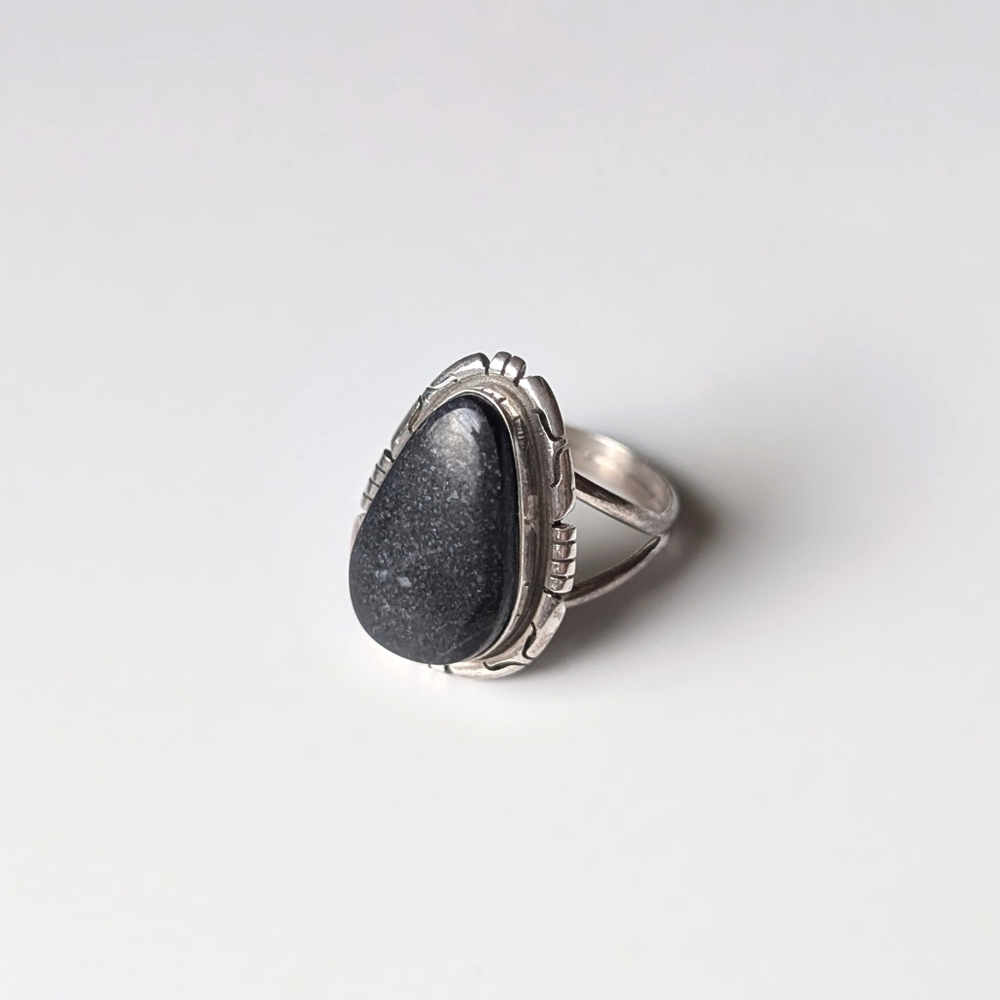 Navajo Native American D. Skeets ring Sterling silver Black Stone 925